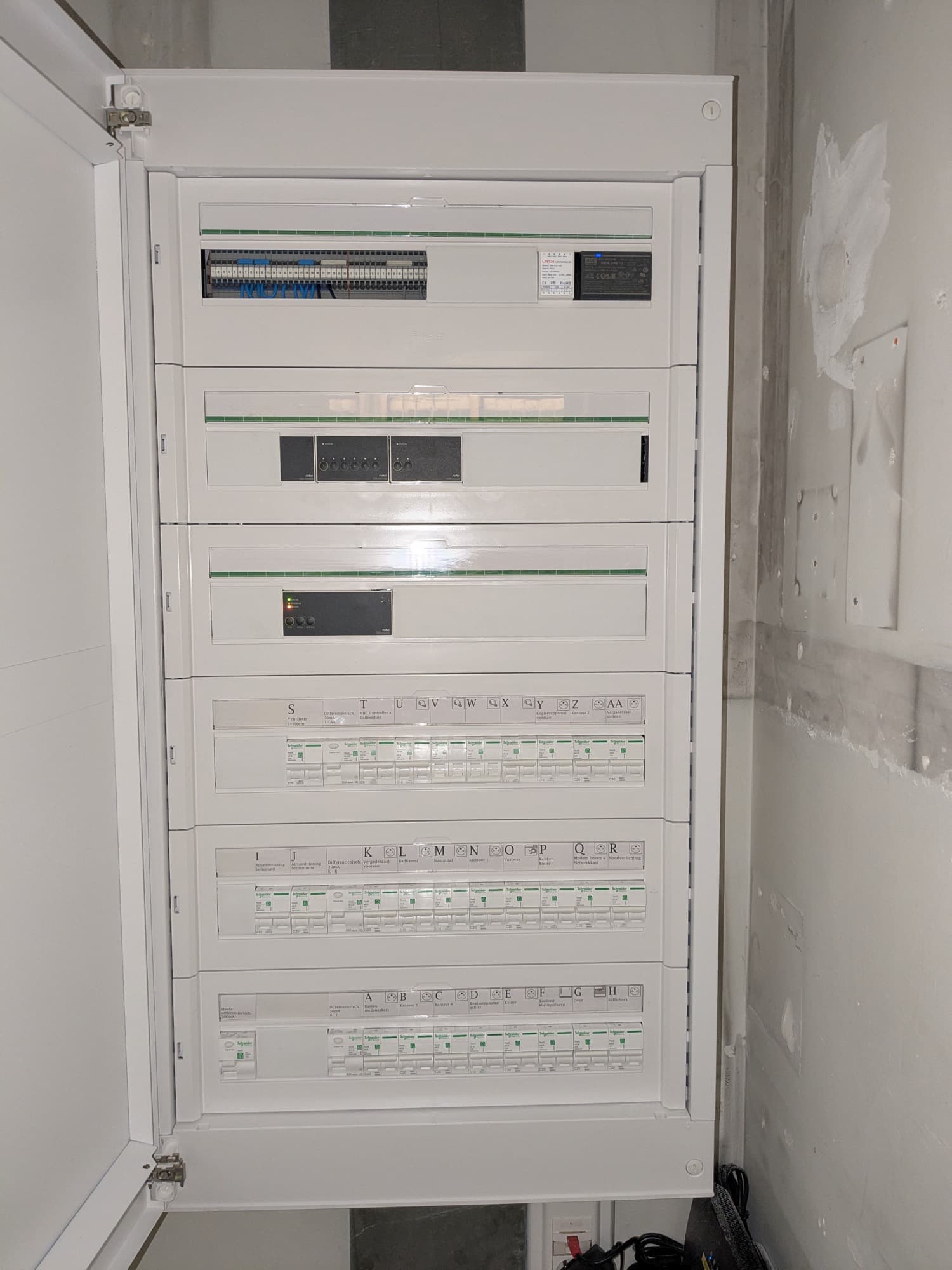 Buildingmanagementsysteem en elektrische sturing in kantoorgebouw (project BRL)