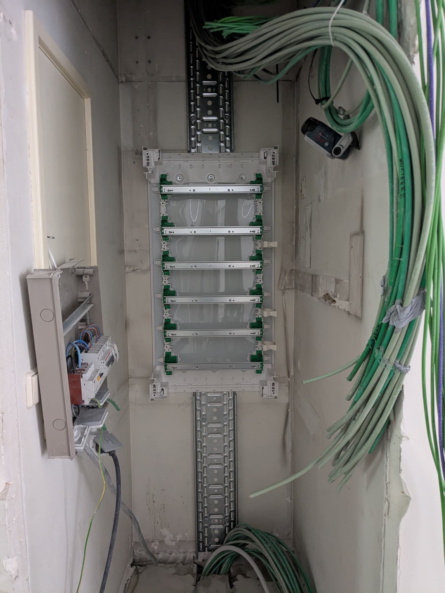 Buildingmanagementsysteem en elektrische sturing in kantoorgebouw (project BRL)