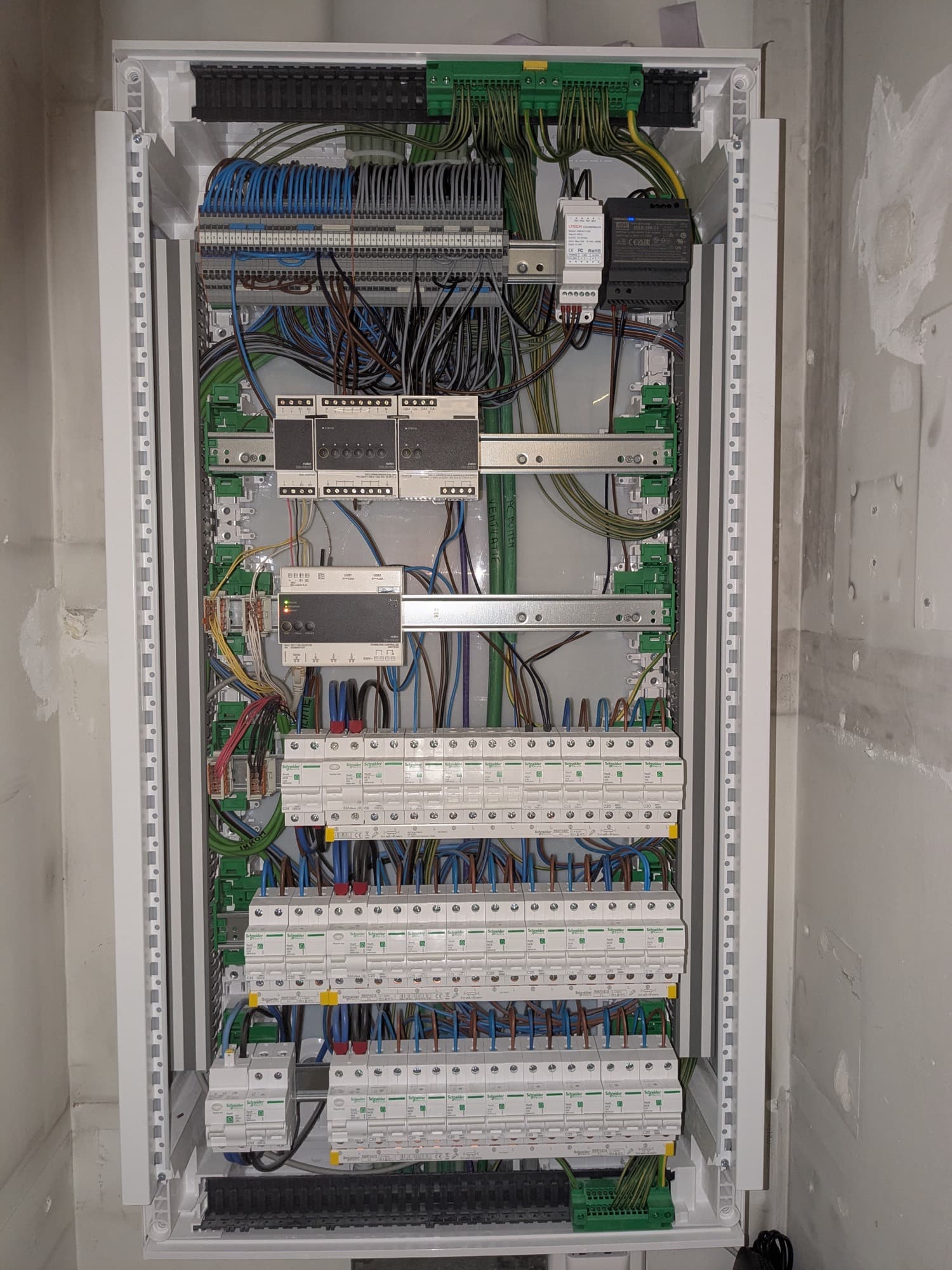 Buildingmanagementsysteem en elektrische sturing in kantoorgebouw (project BRL)